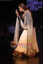 Rani Mukherjee at Salman Khan_s Being Human show on Day 4 of HDIL on 9th Oct 2010 (21).JPG